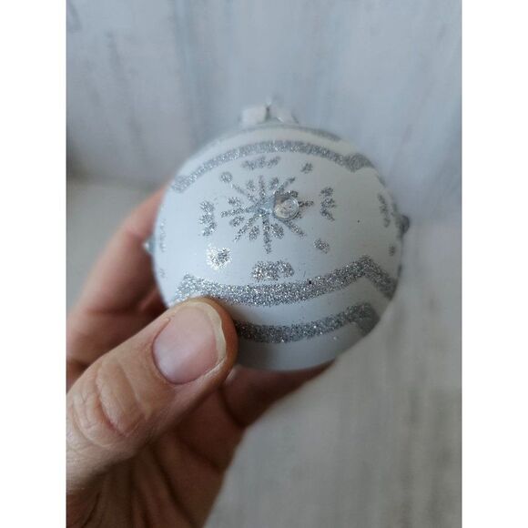 Peppermint reflector glitter silver white ball ornament lot set Xmas tree - Picture 9 of 12